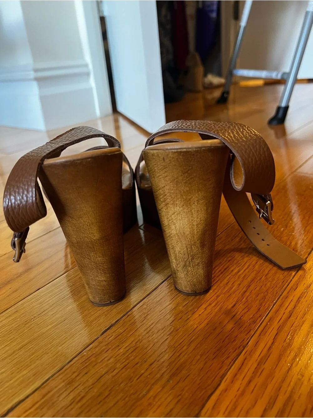 NWOT Steve Madden Brown Leather Platform Sandals